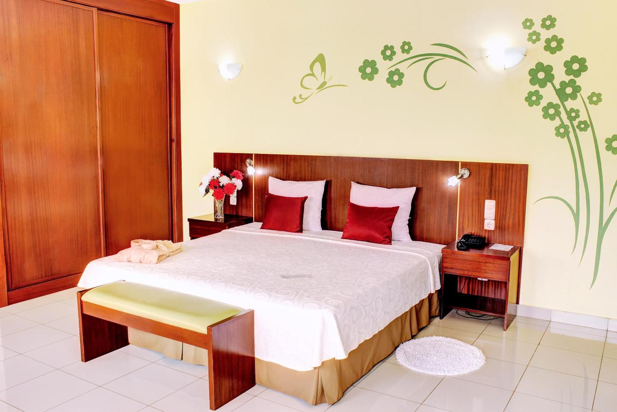 Hotel Livvo Don Paco Mindelo Ngoại thất bức ảnh